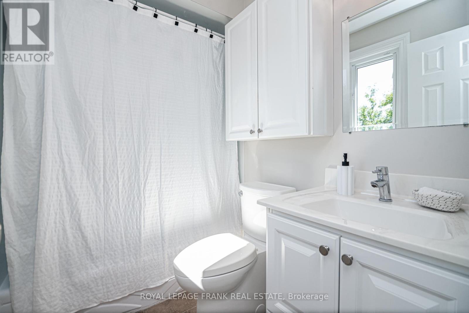 












40 REDHEAD CRESCENT

,
Toronto (Agincourt North),




Ontario
M1V3B4

