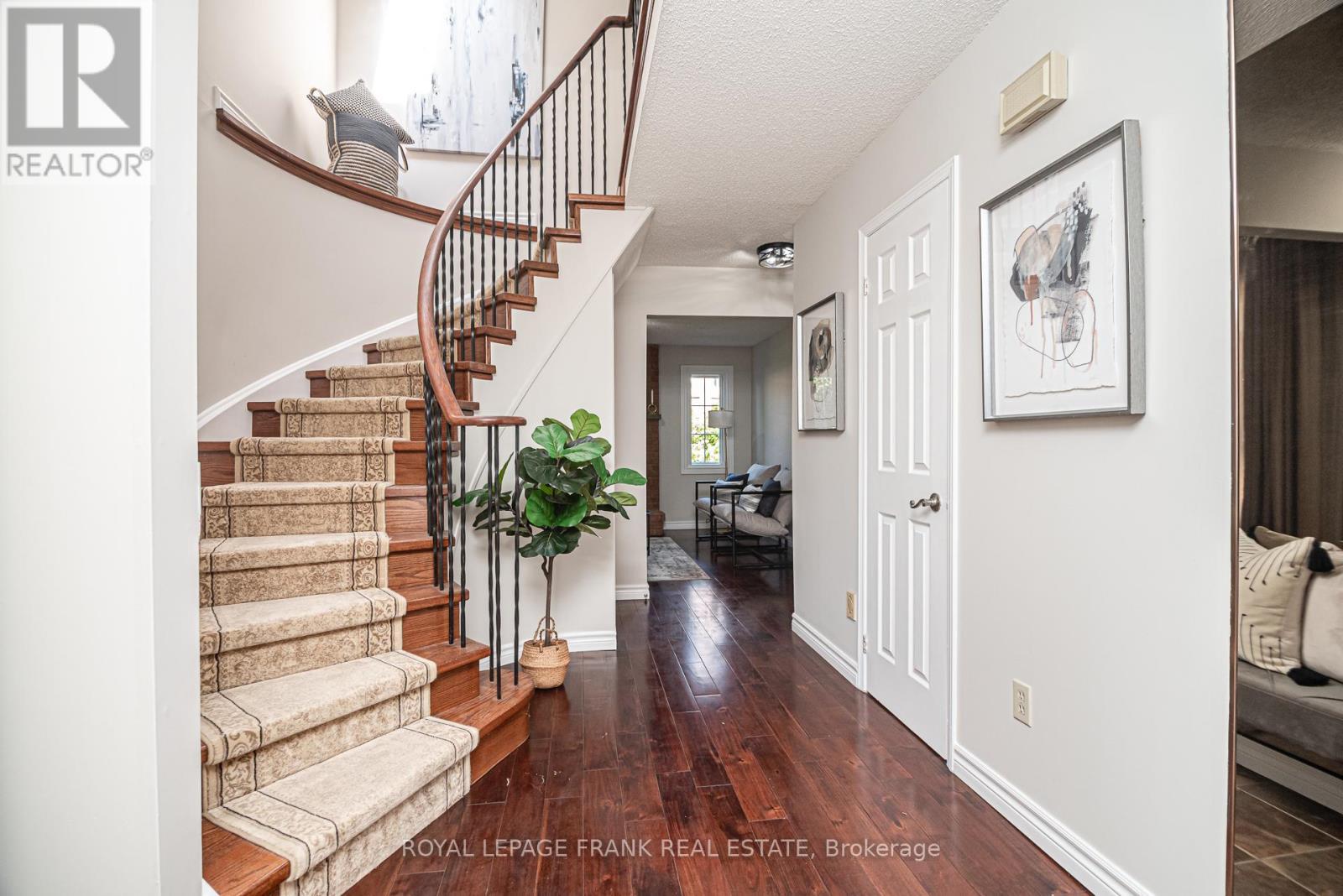 












40 REDHEAD CRESCENT

,
Toronto (Agincourt North),




Ontario
M1V3B4

