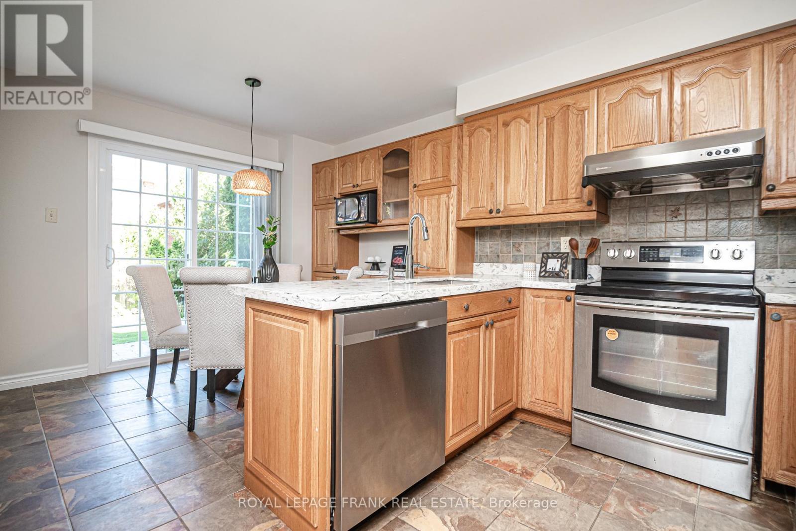 












40 REDHEAD CRESCENT

,
Toronto (Agincourt North),




Ontario
M1V3B4

