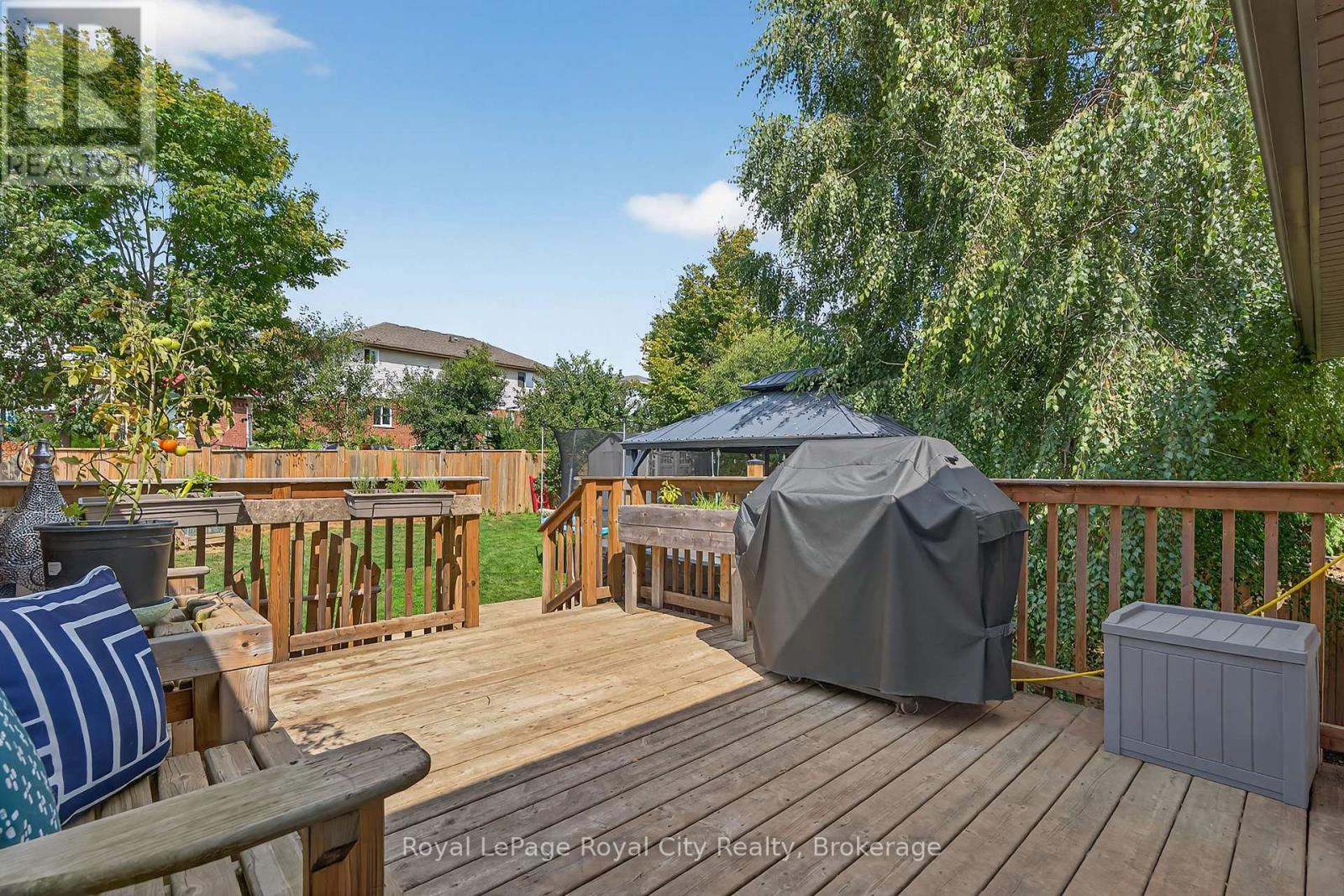 












50 MCLACHLAN PLACE

,
Guelph (Willow West/Sugarbush/West Acres),




Ontario
N1H8K4

