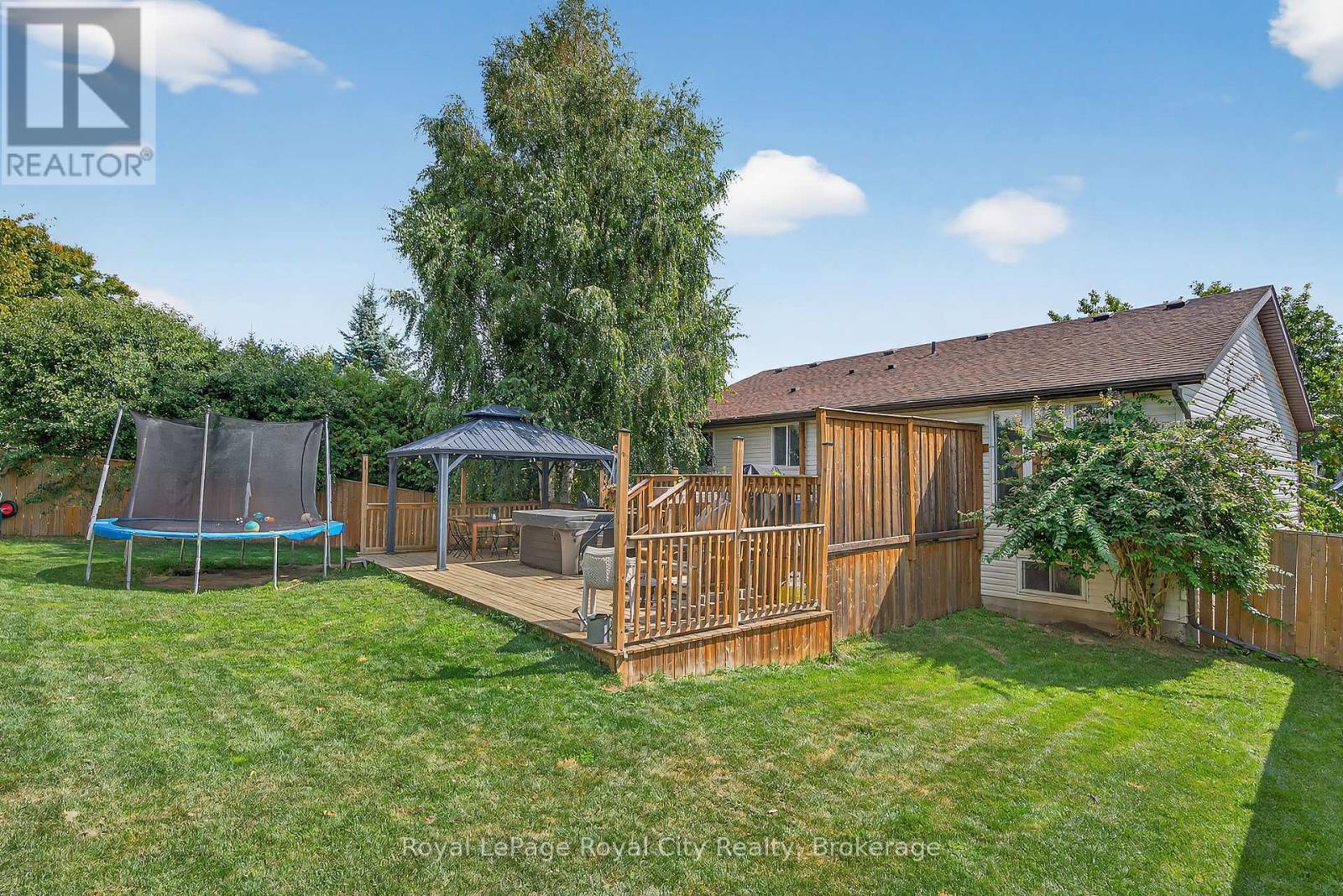 












50 MCLACHLAN PLACE

,
Guelph (Willow West/Sugarbush/West Acres),




Ontario
N1H8K4

