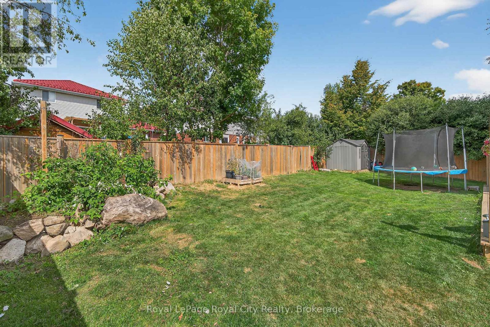












50 MCLACHLAN PLACE

,
Guelph (Willow West/Sugarbush/West Acres),




Ontario
N1H8K4

