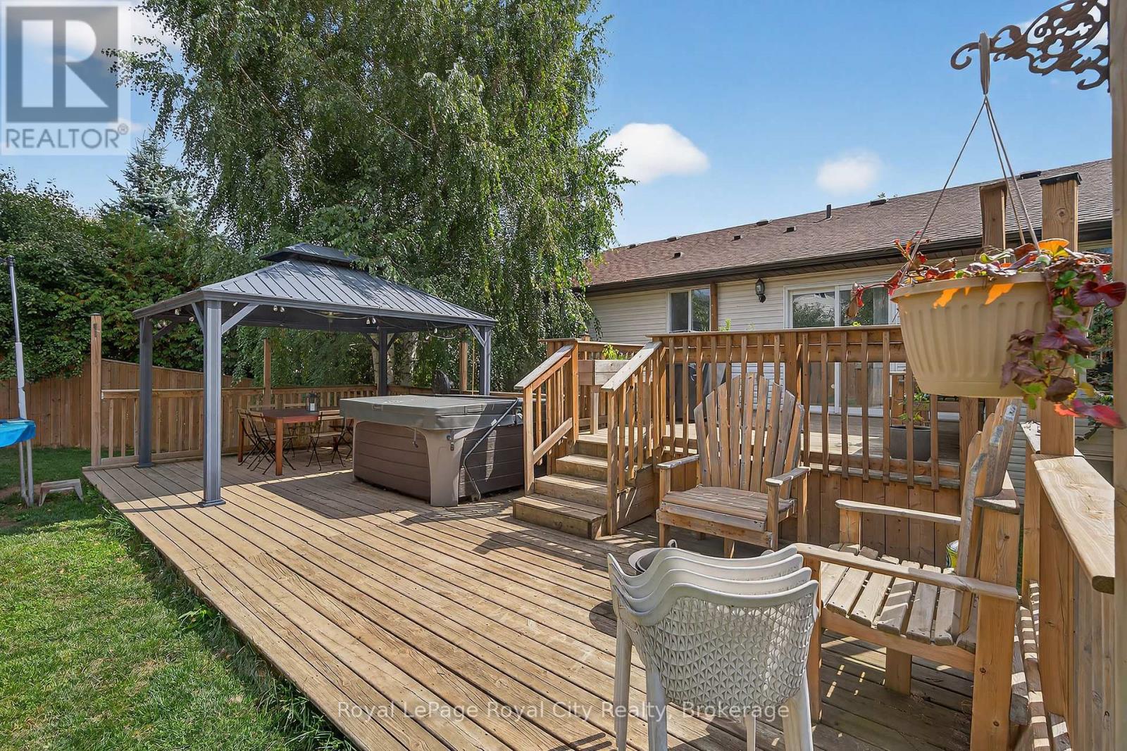 












50 MCLACHLAN PLACE

,
Guelph (Willow West/Sugarbush/West Acres),




Ontario
N1H8K4

