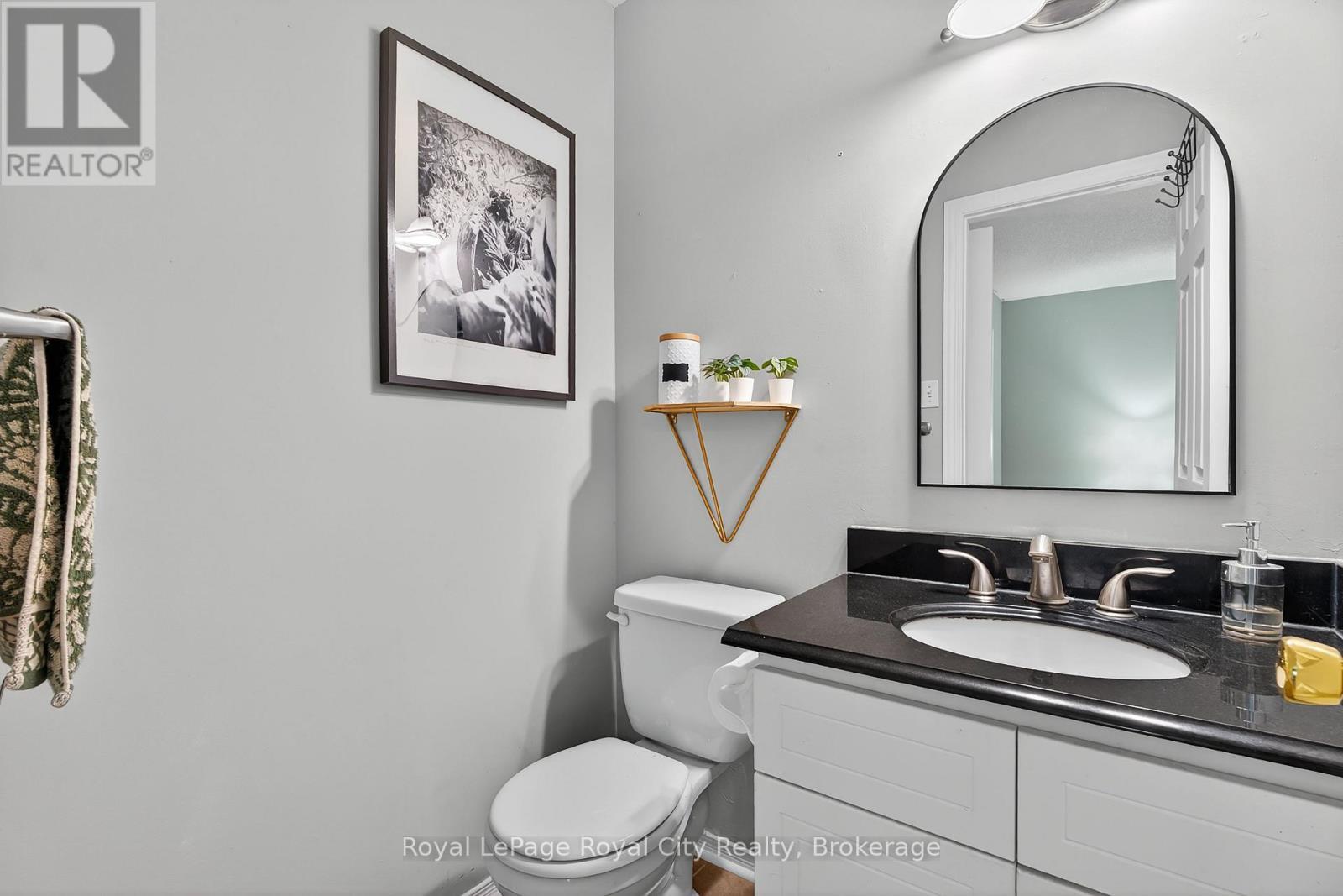 












50 MCLACHLAN PLACE

,
Guelph (Willow West/Sugarbush/West Acres),




Ontario
N1H8K4

