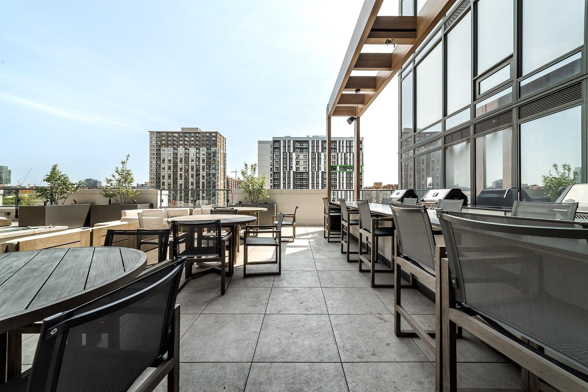









1188


Rue St-Antoine O.

, 3911,
Montréal (Ville-Marie),




QC
H3C1B4

