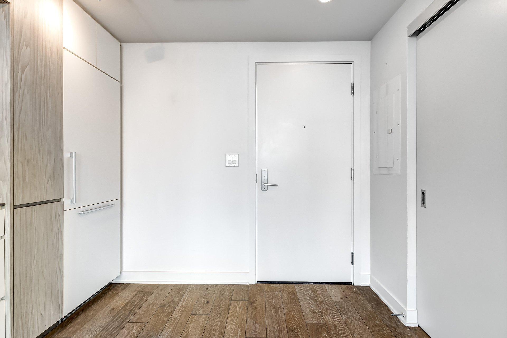 









1188


Rue St-Antoine O.

, 3911,
Montréal (Ville-Marie),




QC
H3C1B4

