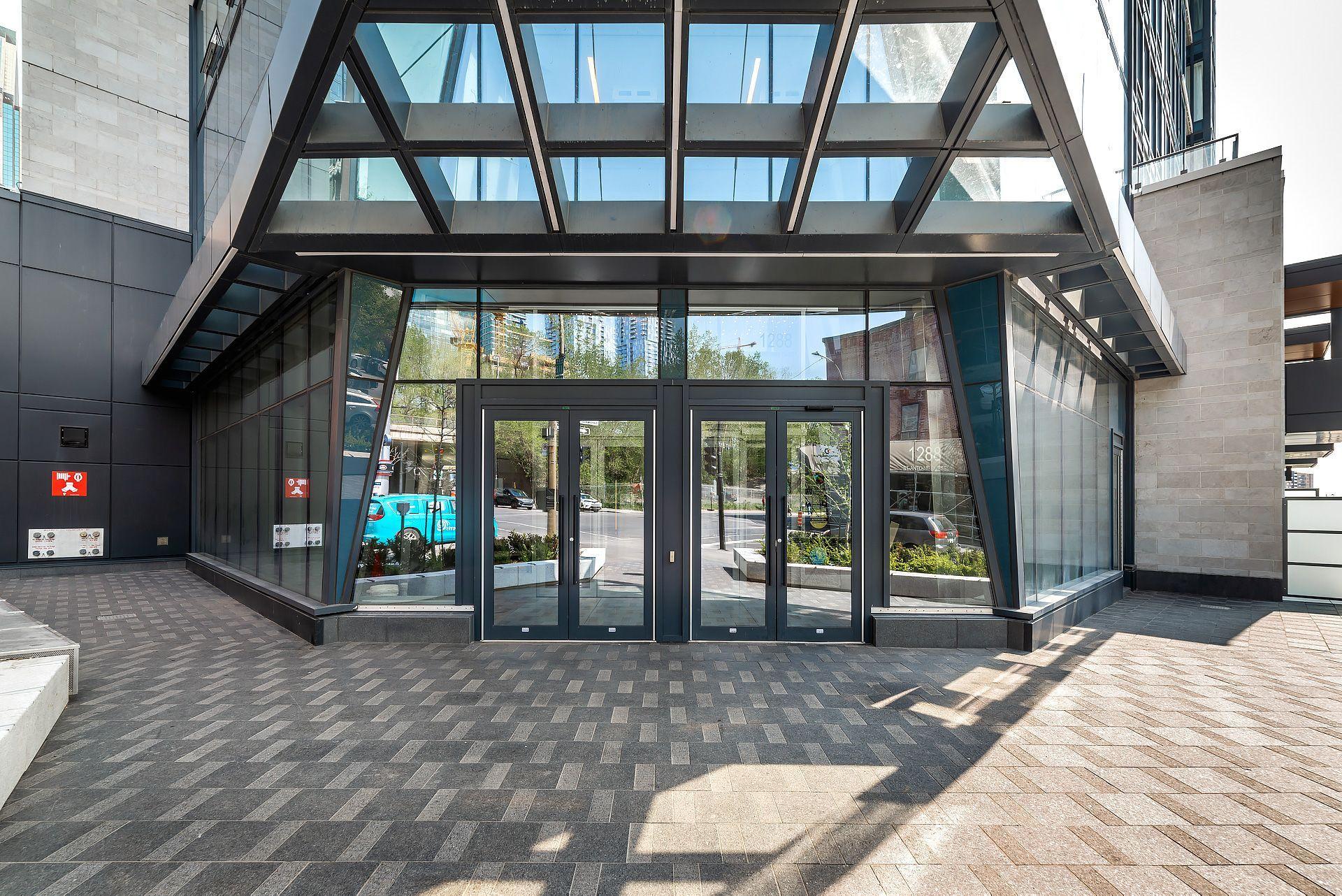 









1188


Rue St-Antoine O.

, 3911,
Montréal (Ville-Marie),




QC
H3C1B4

