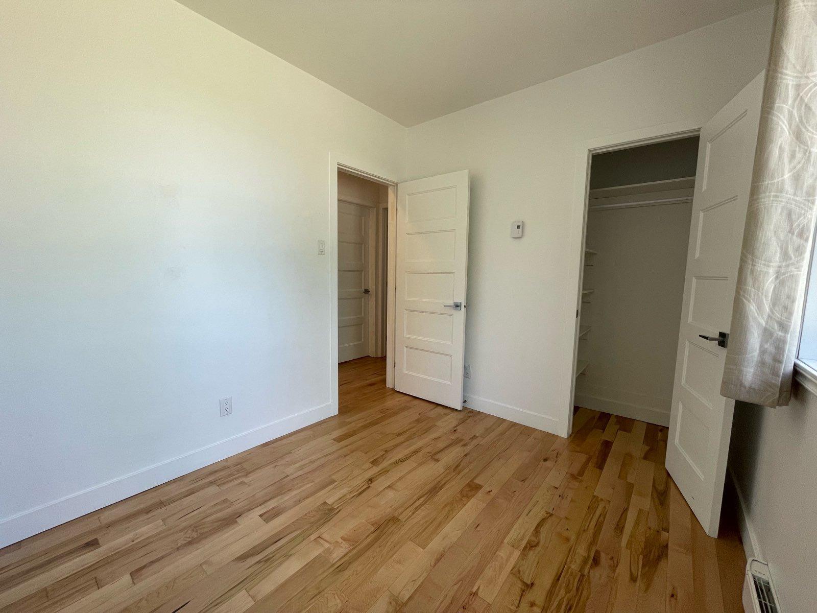 









2760


Rue Cirier

,
Montréal (Mercier/Hochelaga-Maisonneuve),




QC
H1L5T4


