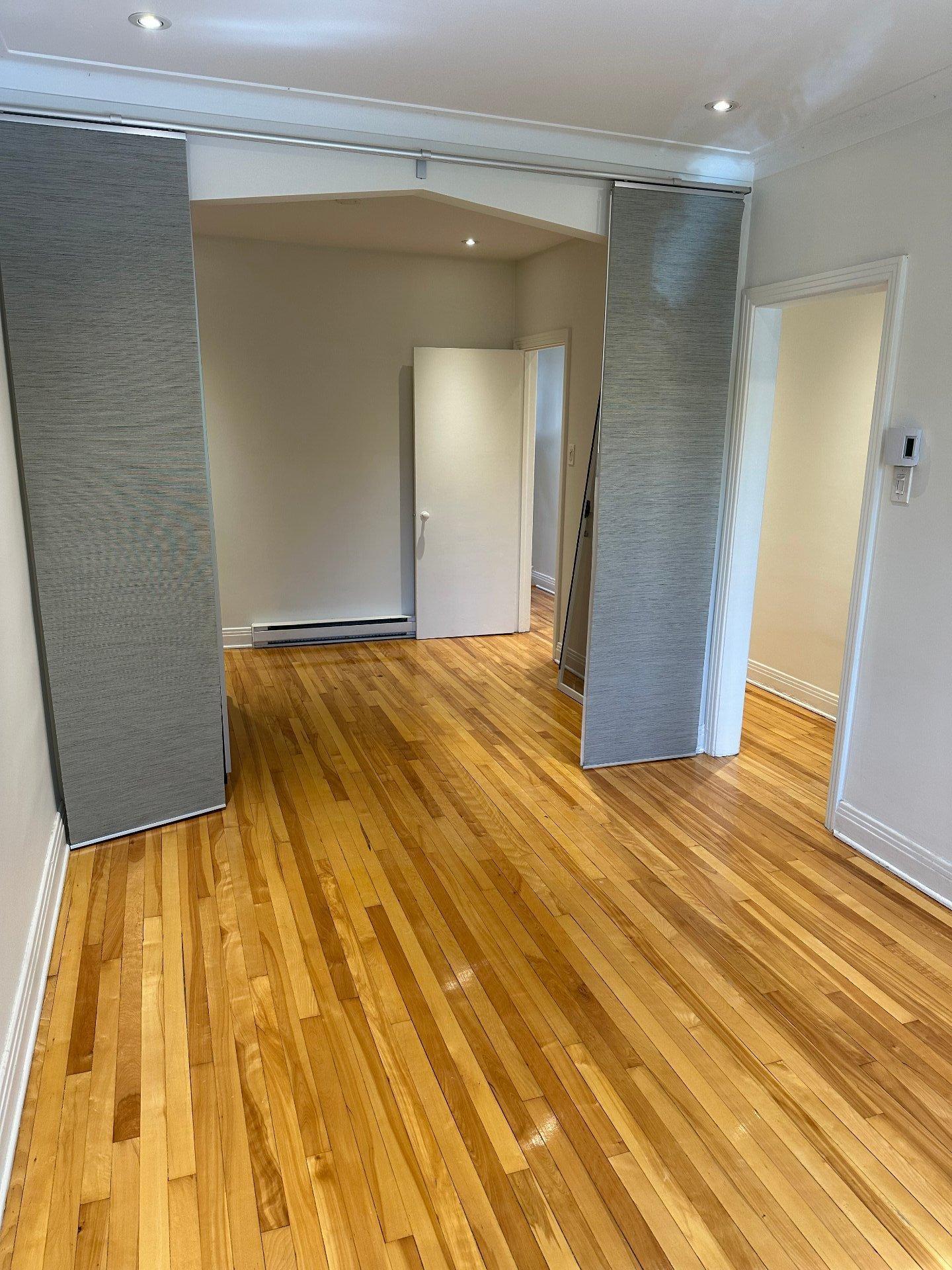 









7921


Av. Querbes

, 4,
Montréal (Villeray/Saint-Michel/Parc-Extension),




QC
H3N2C2

