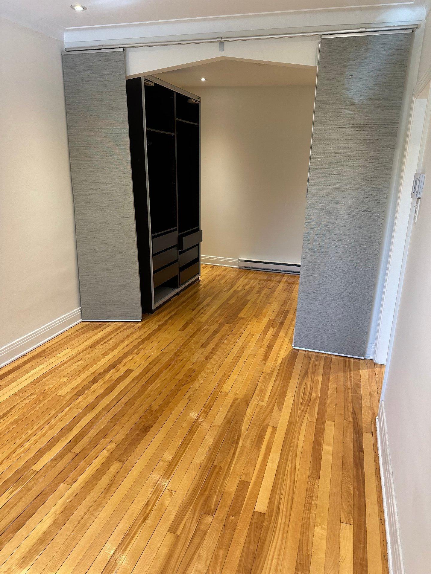 









7921


Av. Querbes

, 4,
Montréal (Villeray/Saint-Michel/Parc-Extension),




QC
H3N2C2

