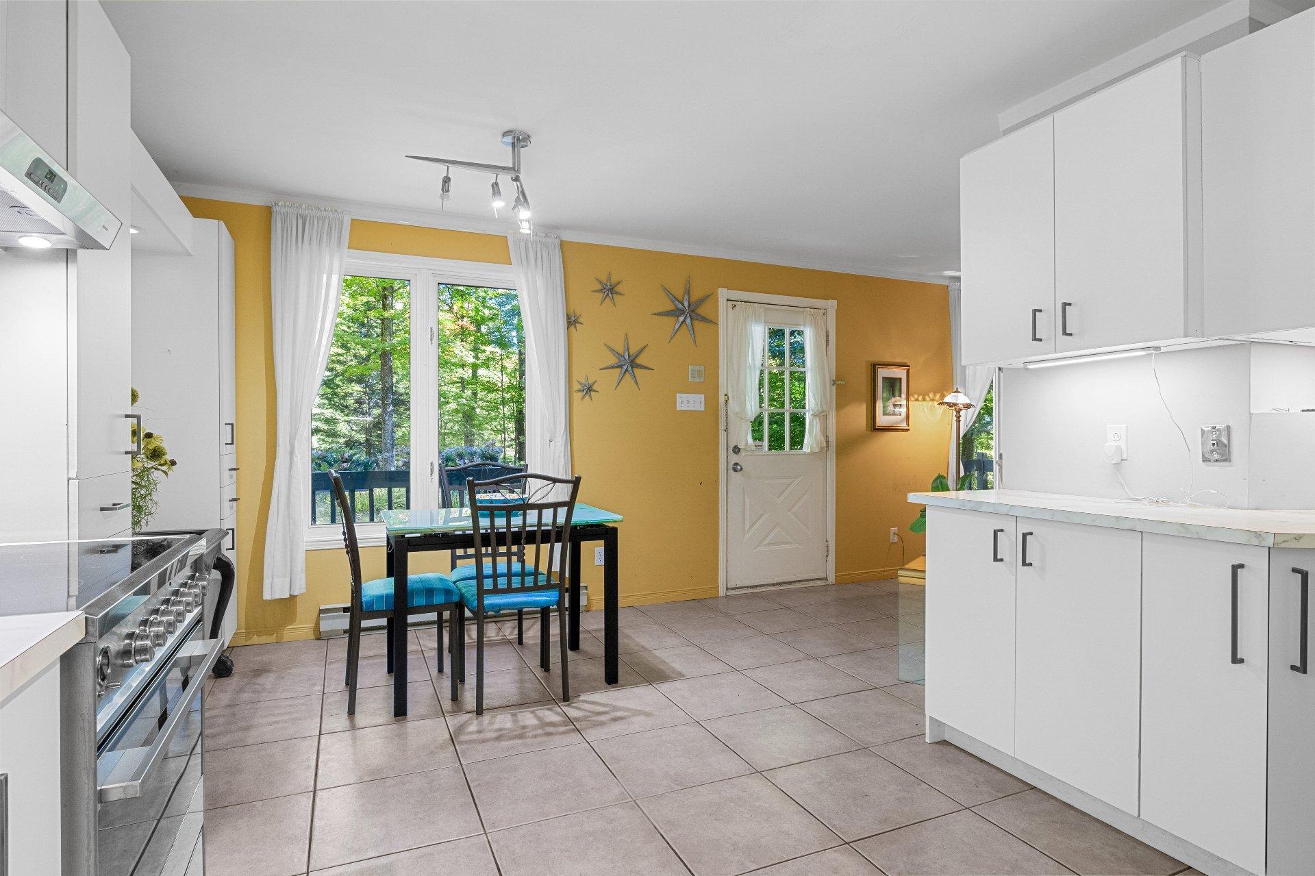 









68


Rue des Floralies

,
Austin,




QC
J0B1B0

