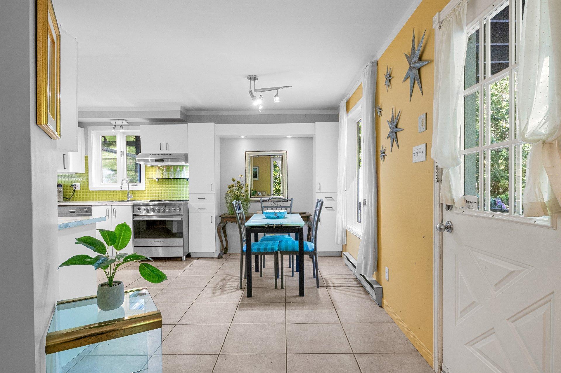 









68


Rue des Floralies

,
Austin,




QC
J0B1B0

