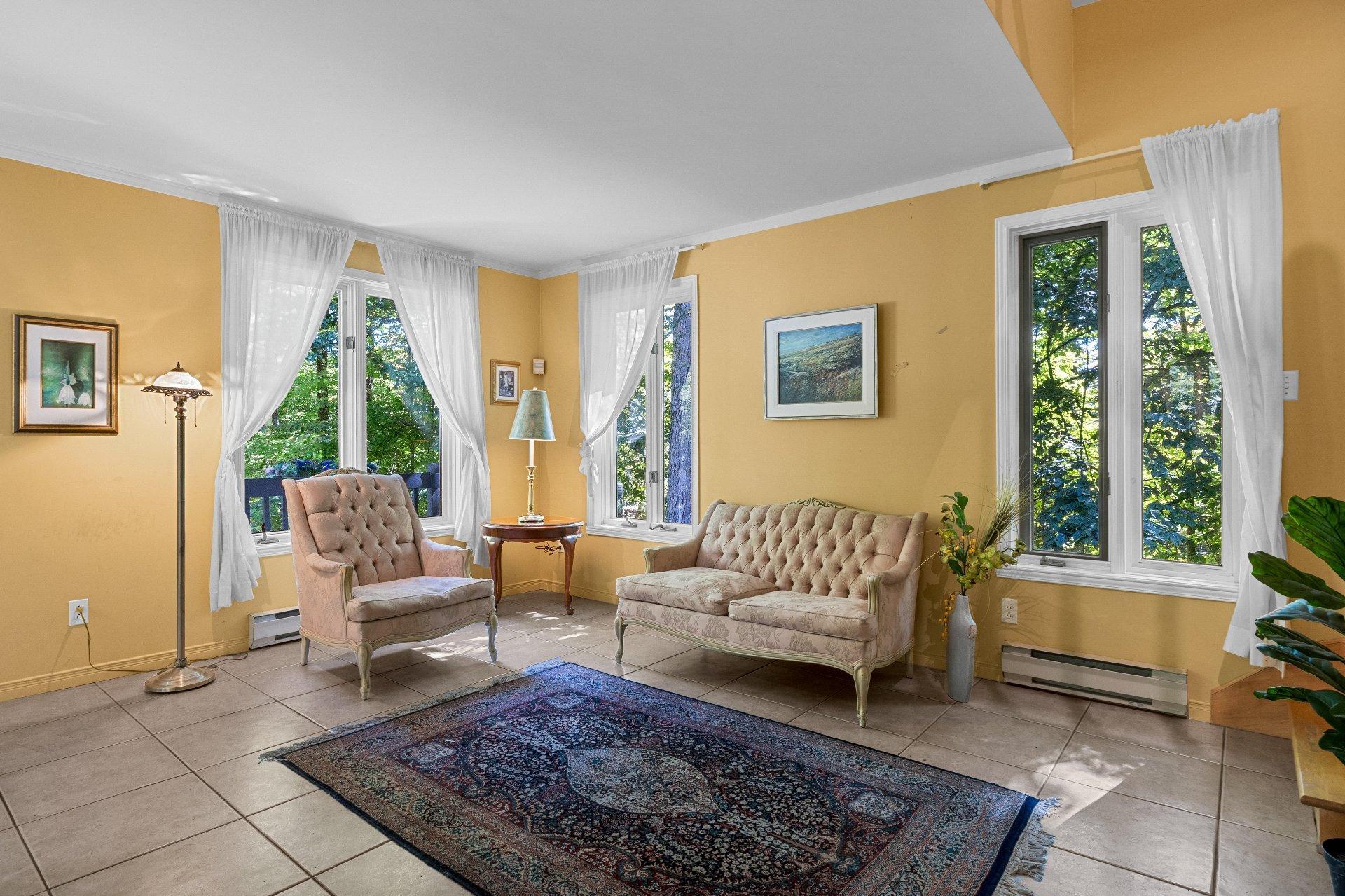 









68


Rue des Floralies

,
Austin,




QC
J0B1B0

