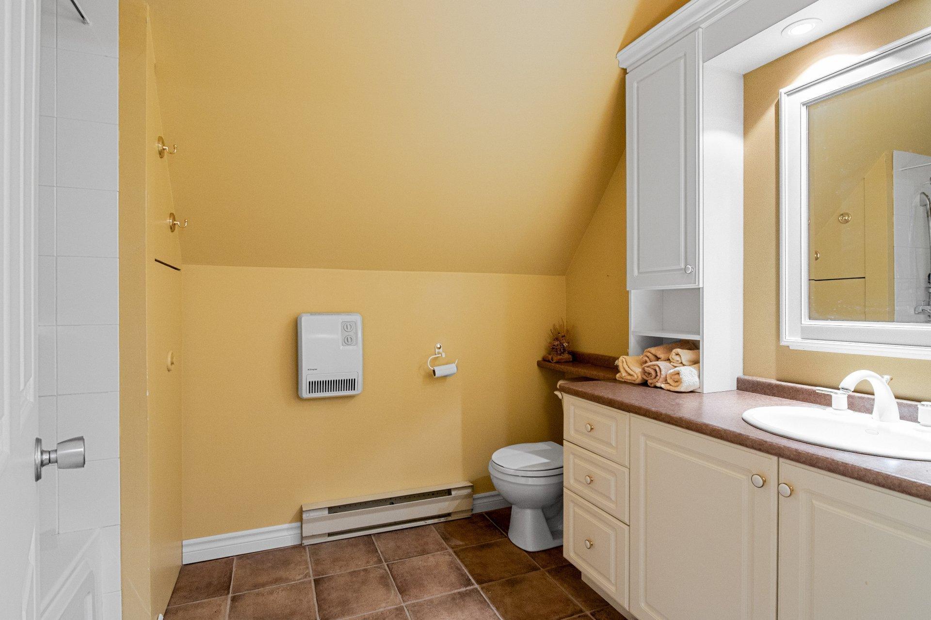 









68


Rue des Floralies

,
Austin,




QC
J0B1B0

