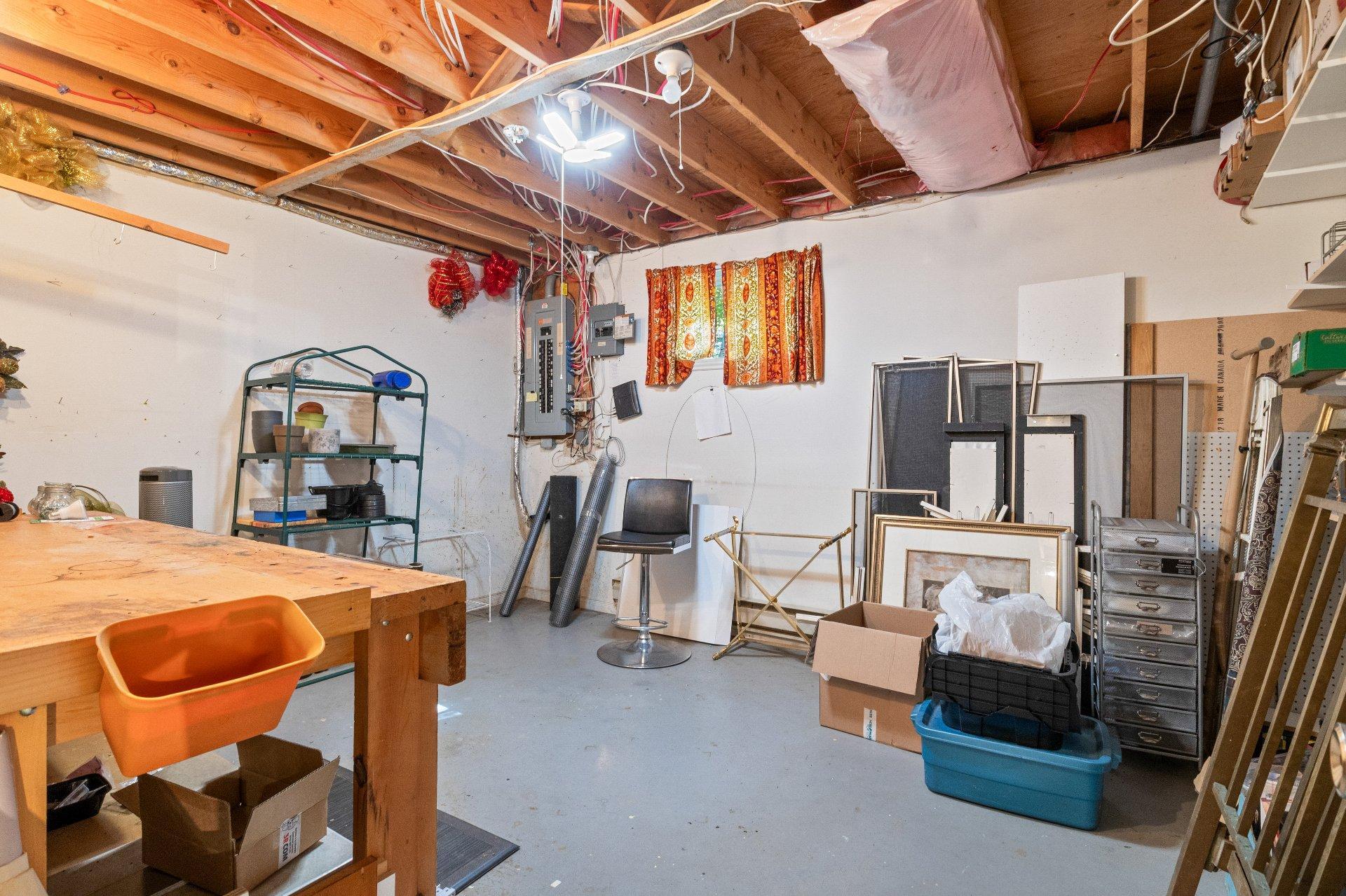 









68


Rue des Floralies

,
Austin,




QC
J0B1B0

