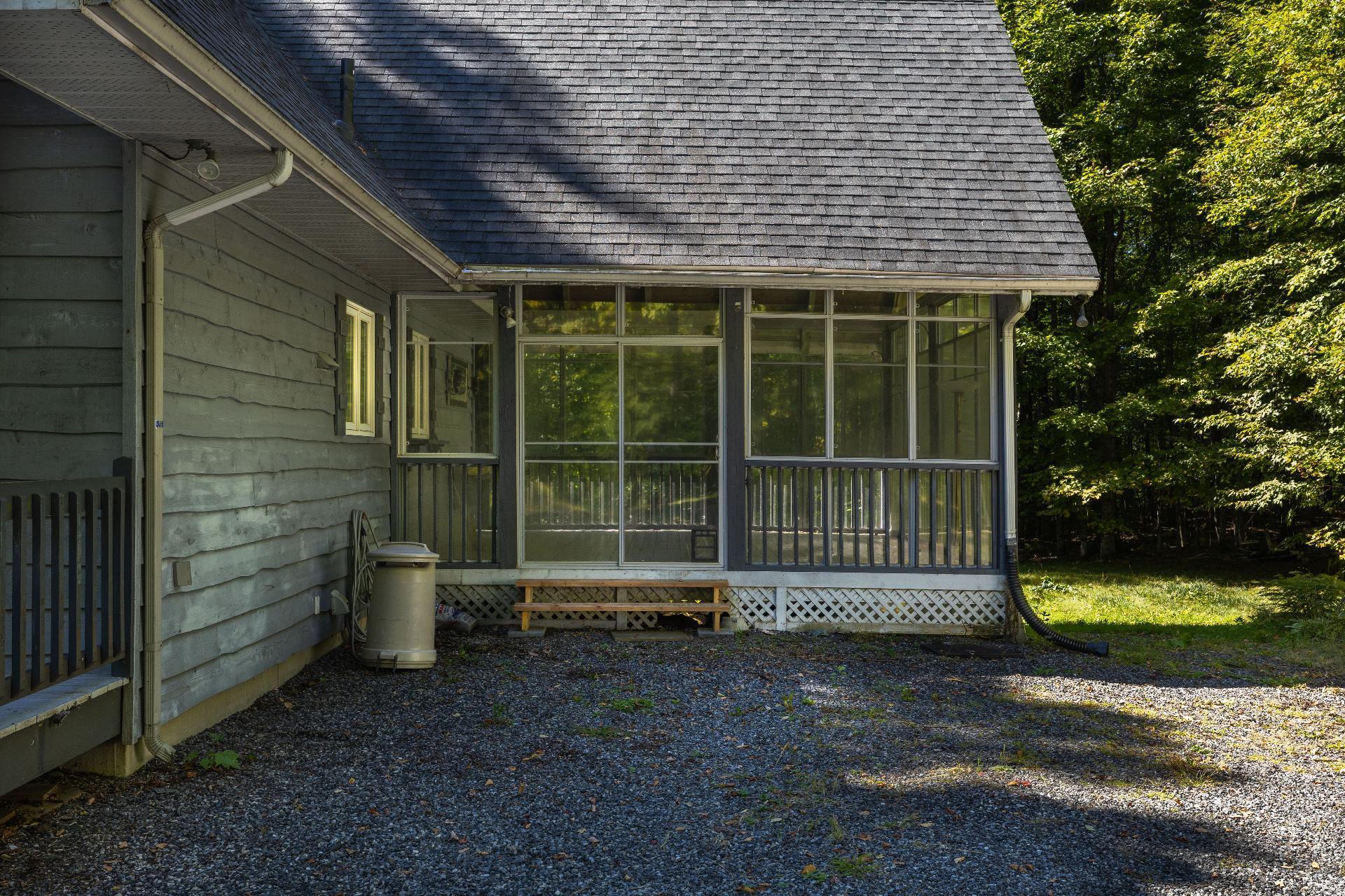 









68


Rue des Floralies

,
Austin,




QC
J0B1B0

