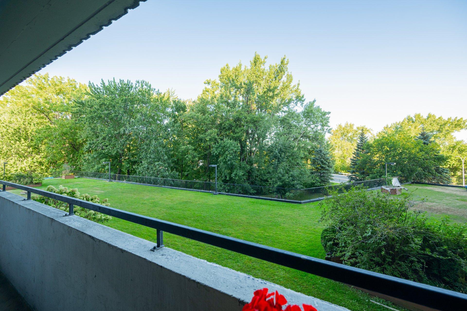 









2555


Av. du Havre-des-Îles

, 216,
Laval (Chomedey),




QC
H7W4R4

