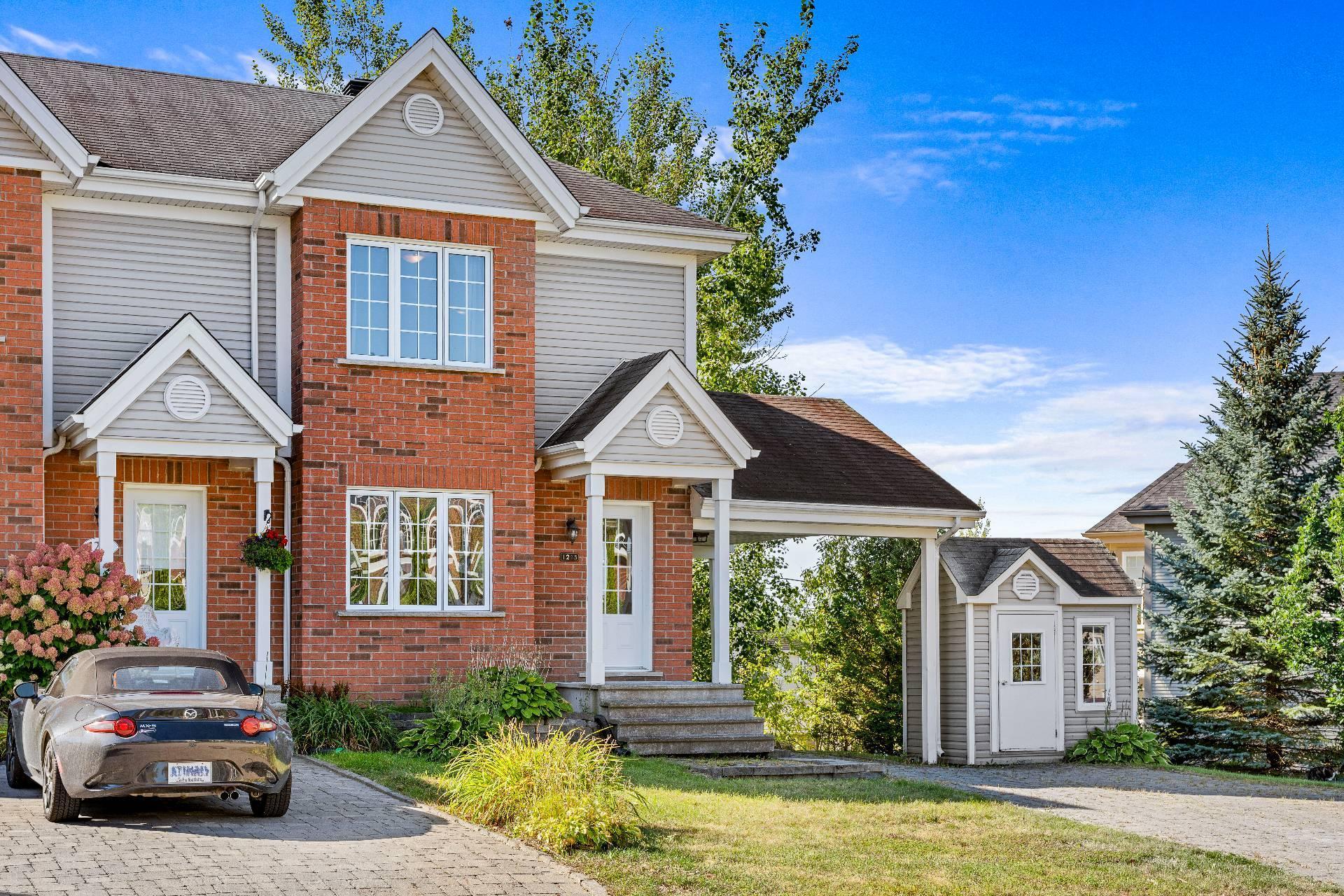 









1215


Rue Marini

,
Sherbrooke (Brompton/Rock Forest/Saint-Élie/Deauville),




QC
J1N0L2

