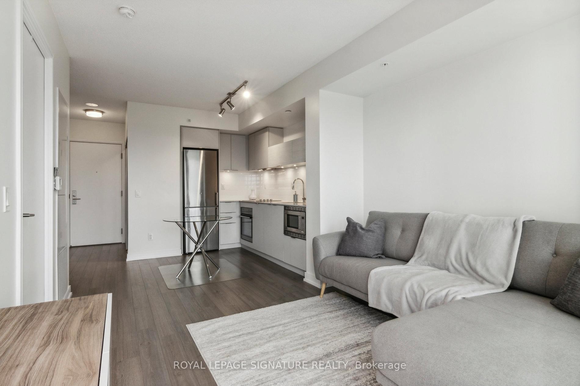 









20


Thomas Riley

Road, 1703,
Toronto,




ON
M9B 0C3

