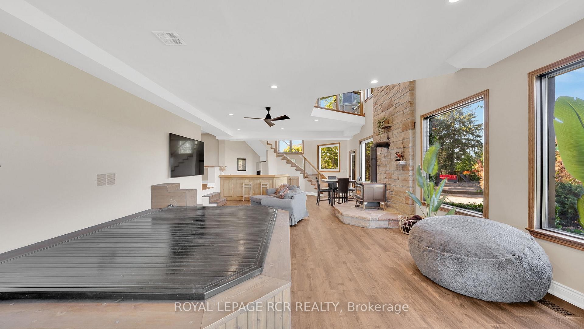 









15735


Highway 27

N/A,
King,







ON
L0G 1T0

