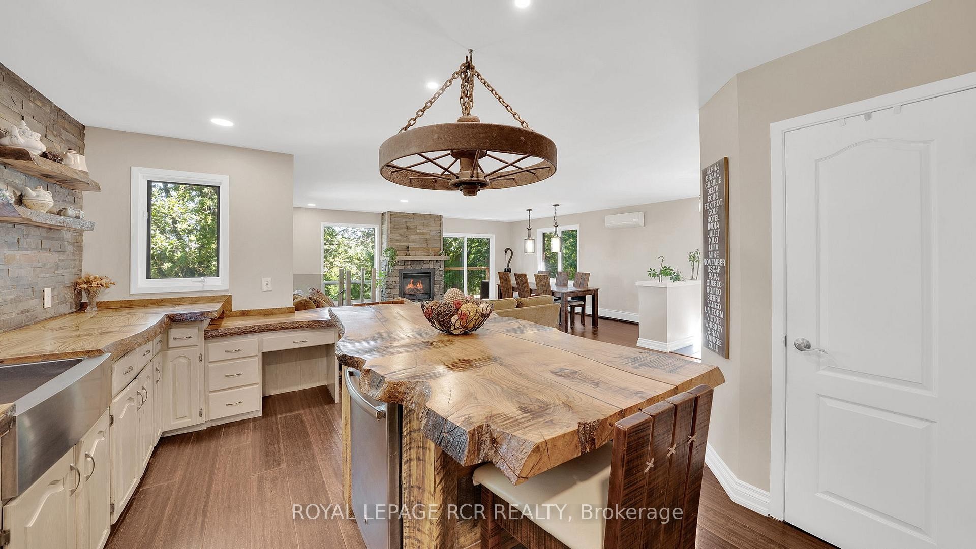 









15735


Highway 27

N/A,
King,







ON
L0G 1T0

