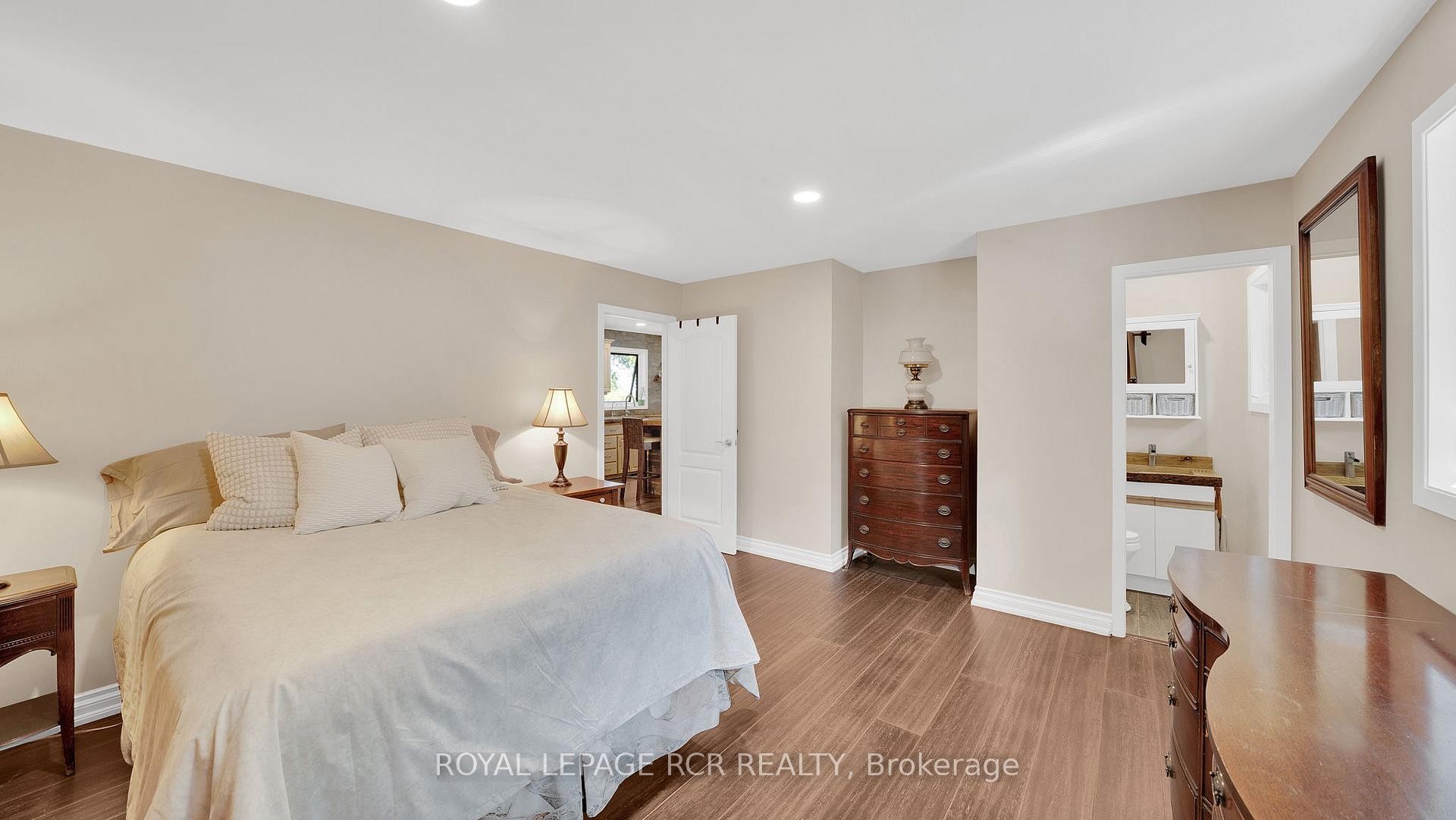 









15735


Highway 27

N/A,
King,







ON
L0G 1T0

