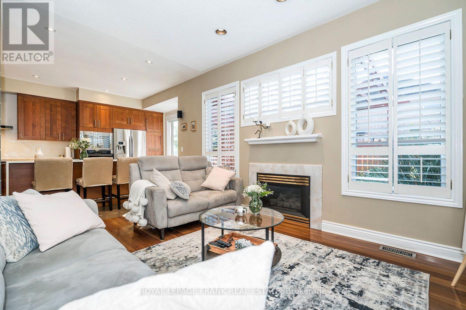 












174 THICKET CRESCENT

,
Pickering (Highbush),




Ontario
L1V6V7

