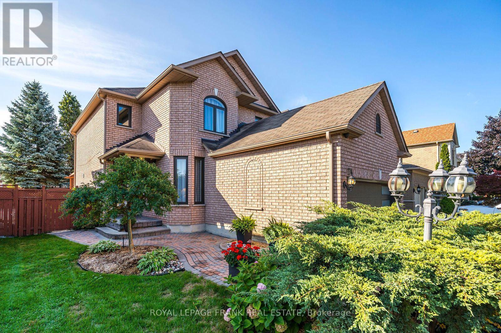 












174 THICKET CRESCENT

,
Pickering (Highbush),




Ontario
L1V6V7

