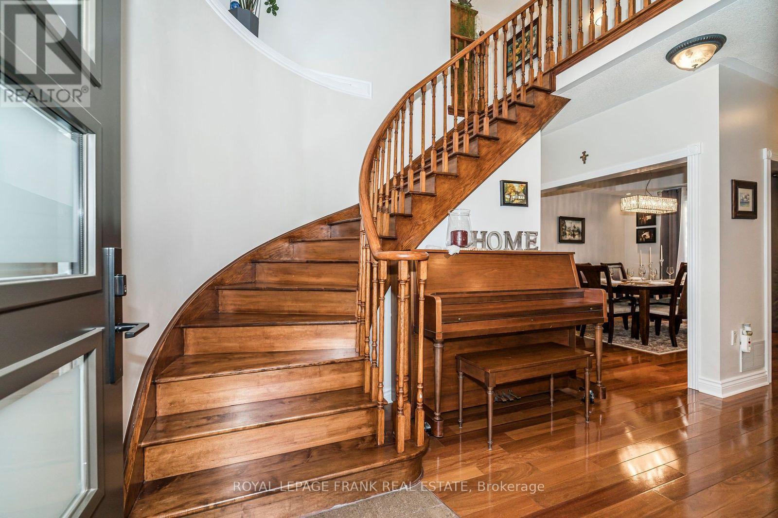 












174 THICKET CRESCENT

,
Pickering (Highbush),




Ontario
L1V6V7

