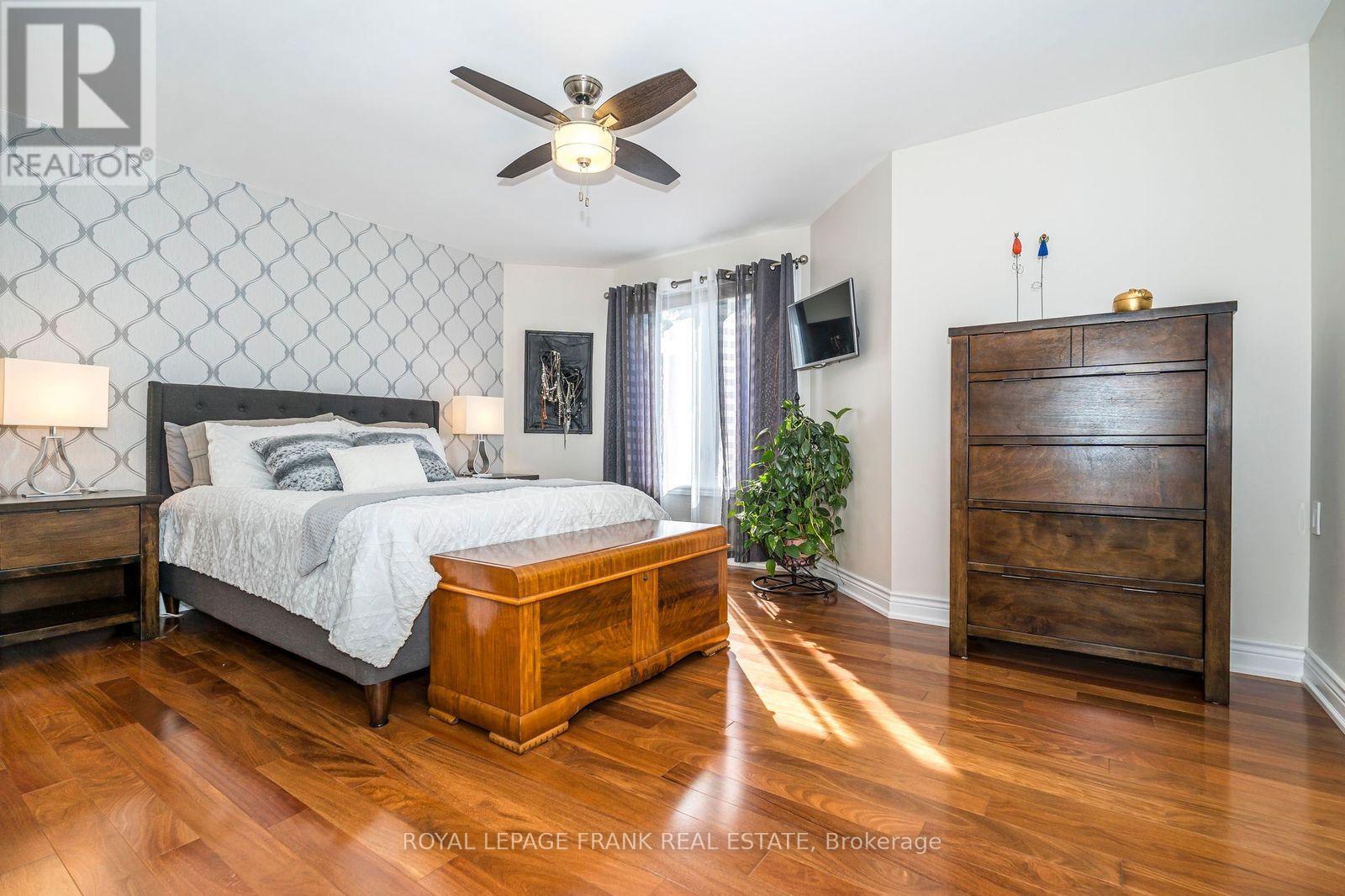 












174 THICKET CRESCENT

,
Pickering (Highbush),




Ontario
L1V6V7

