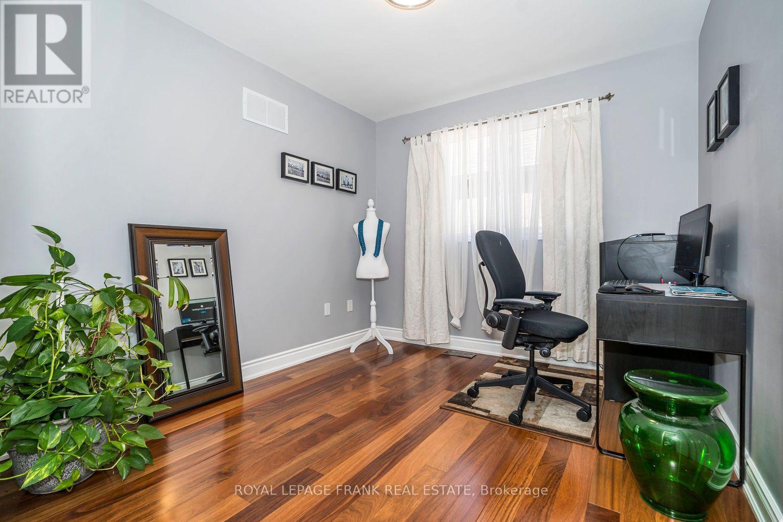 












174 THICKET CRESCENT

,
Pickering (Highbush),




Ontario
L1V6V7

