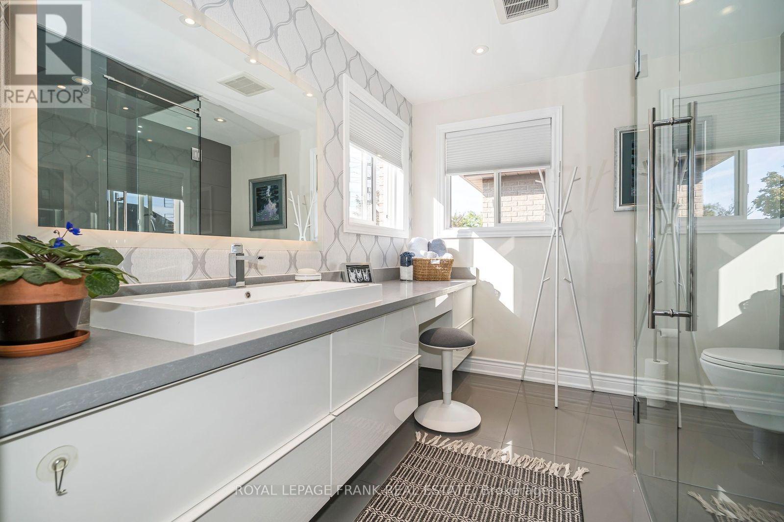 












174 THICKET CRESCENT

,
Pickering (Highbush),




Ontario
L1V6V7


