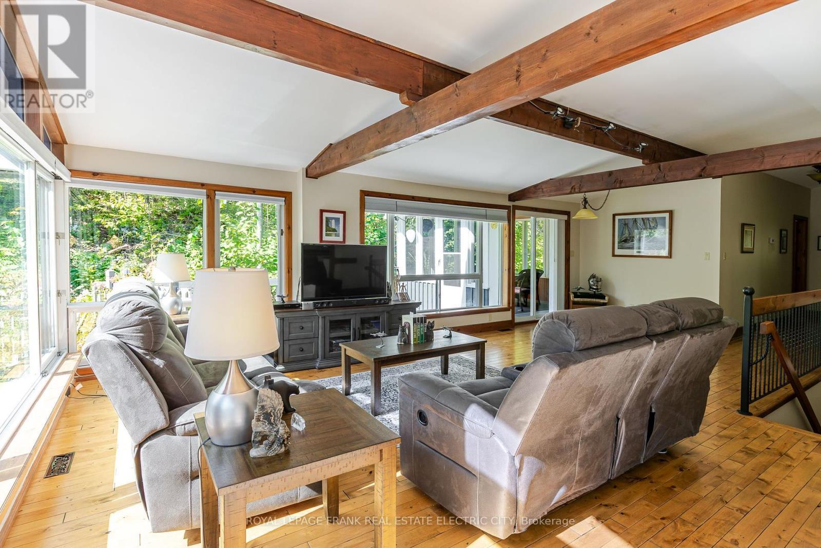 












2886 COUNTY ROAD 36 ROAD

,
Trent Lakes,




Ontario
K0L1J0


