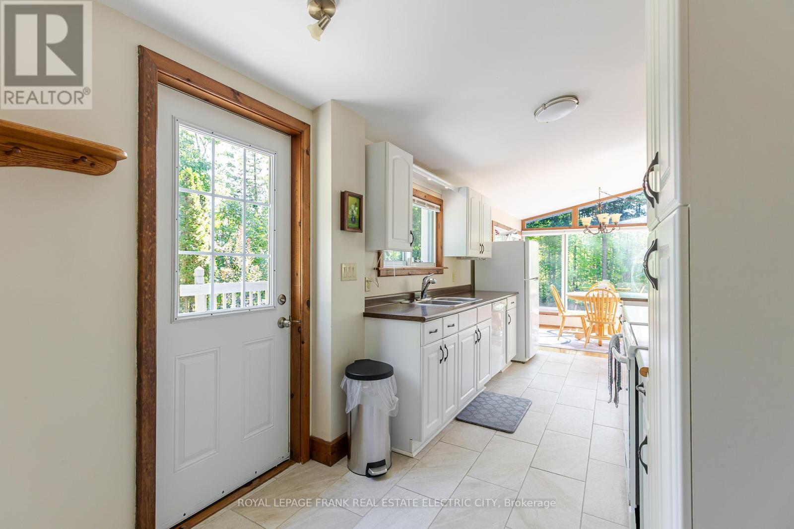 












2886 COUNTY ROAD 36 ROAD

,
Trent Lakes,




Ontario
K0L1J0

