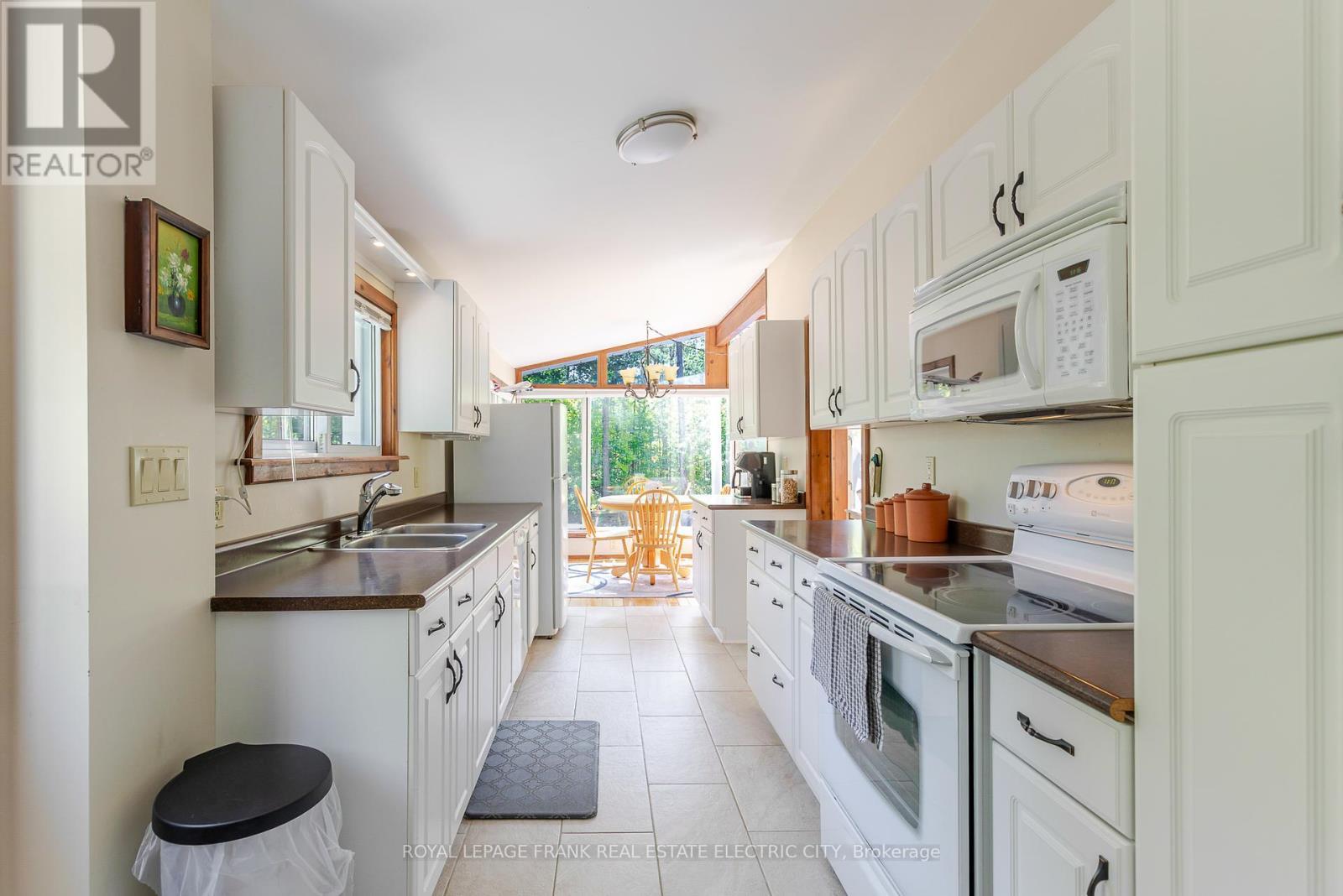 












2886 COUNTY ROAD 36 ROAD

,
Trent Lakes,




Ontario
K0L1J0


