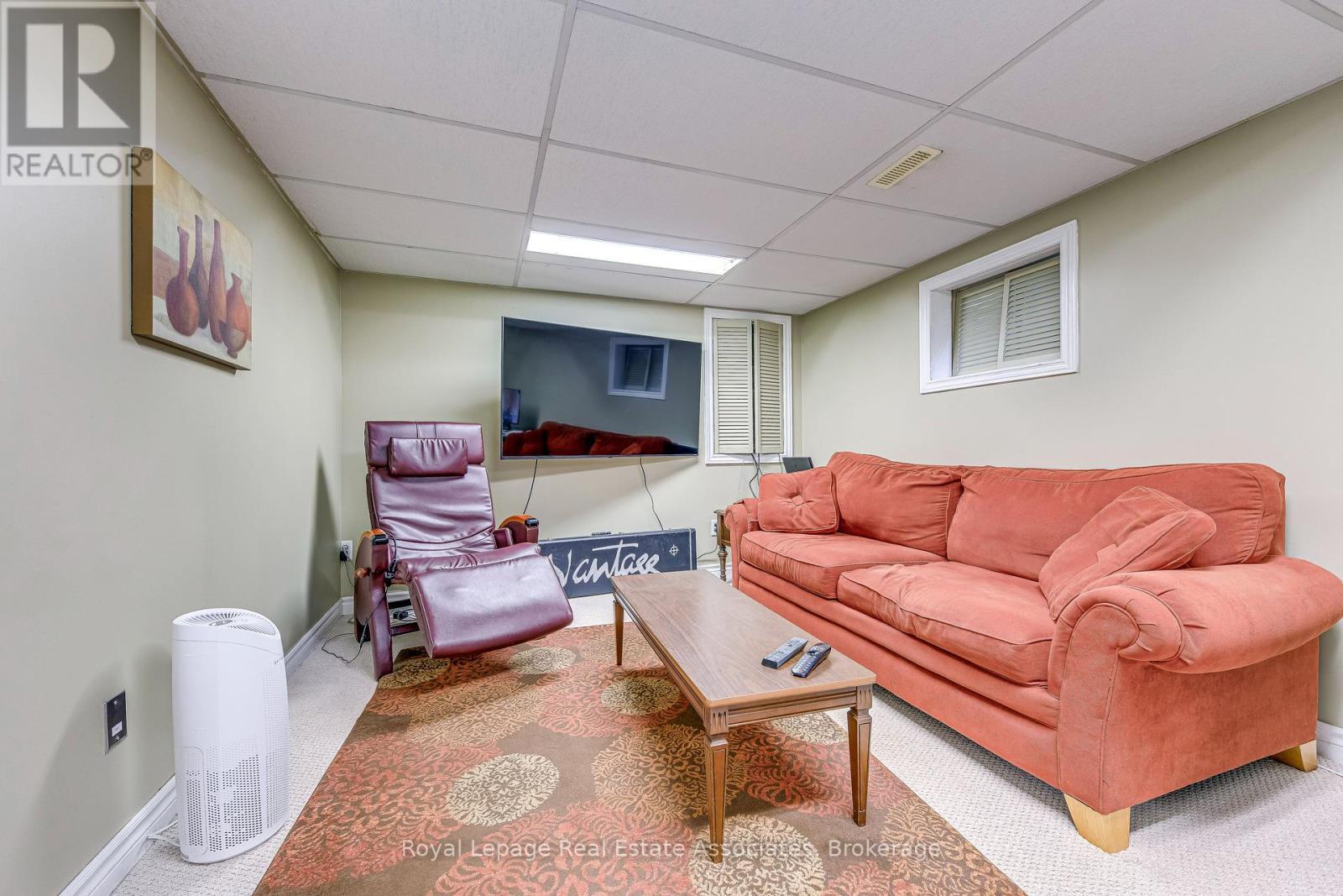 












2406 BUTTONBUSH CRESCENT

,
Mississauga,




Ontario
L5L1C5


