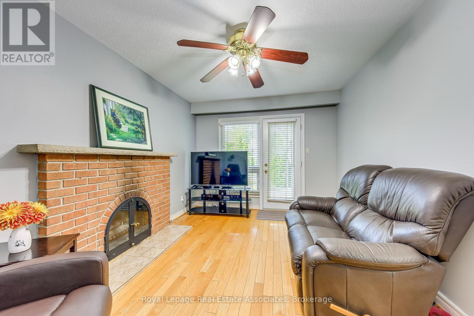 












2406 BUTTONBUSH CRESCENT

,
Mississauga,




Ontario
L5L1C5

