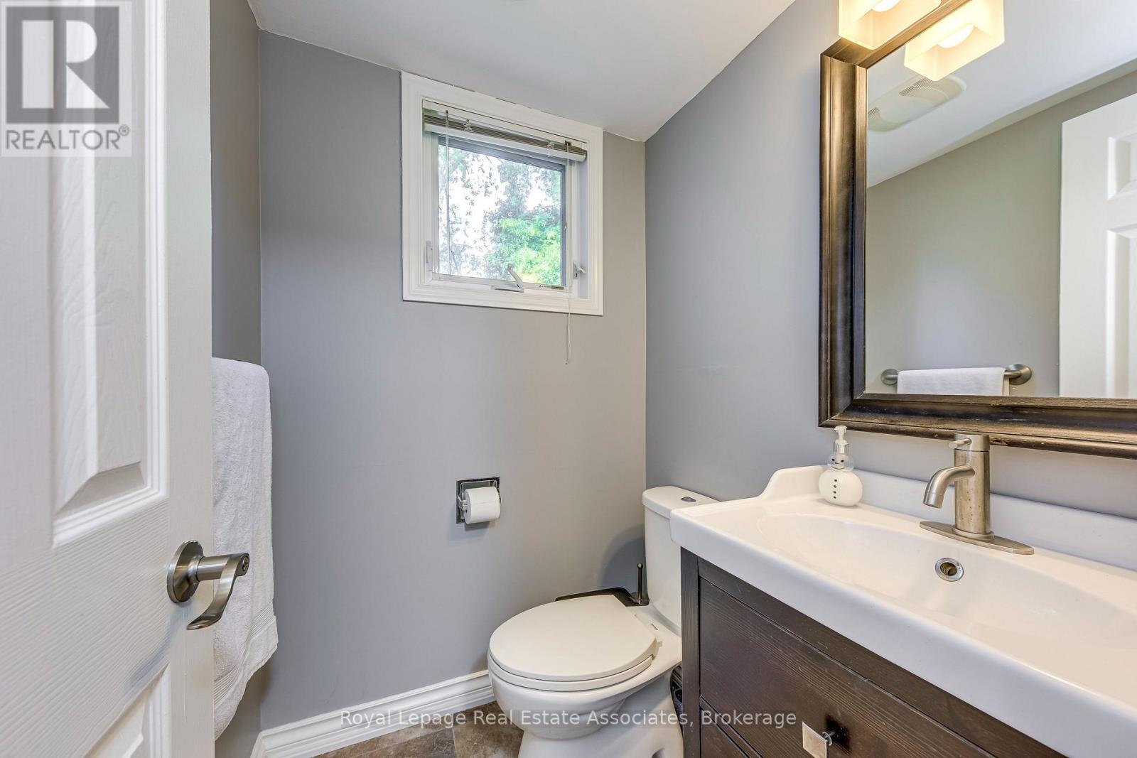 












2406 BUTTONBUSH CRESCENT

,
Mississauga,




Ontario
L5L1C5

