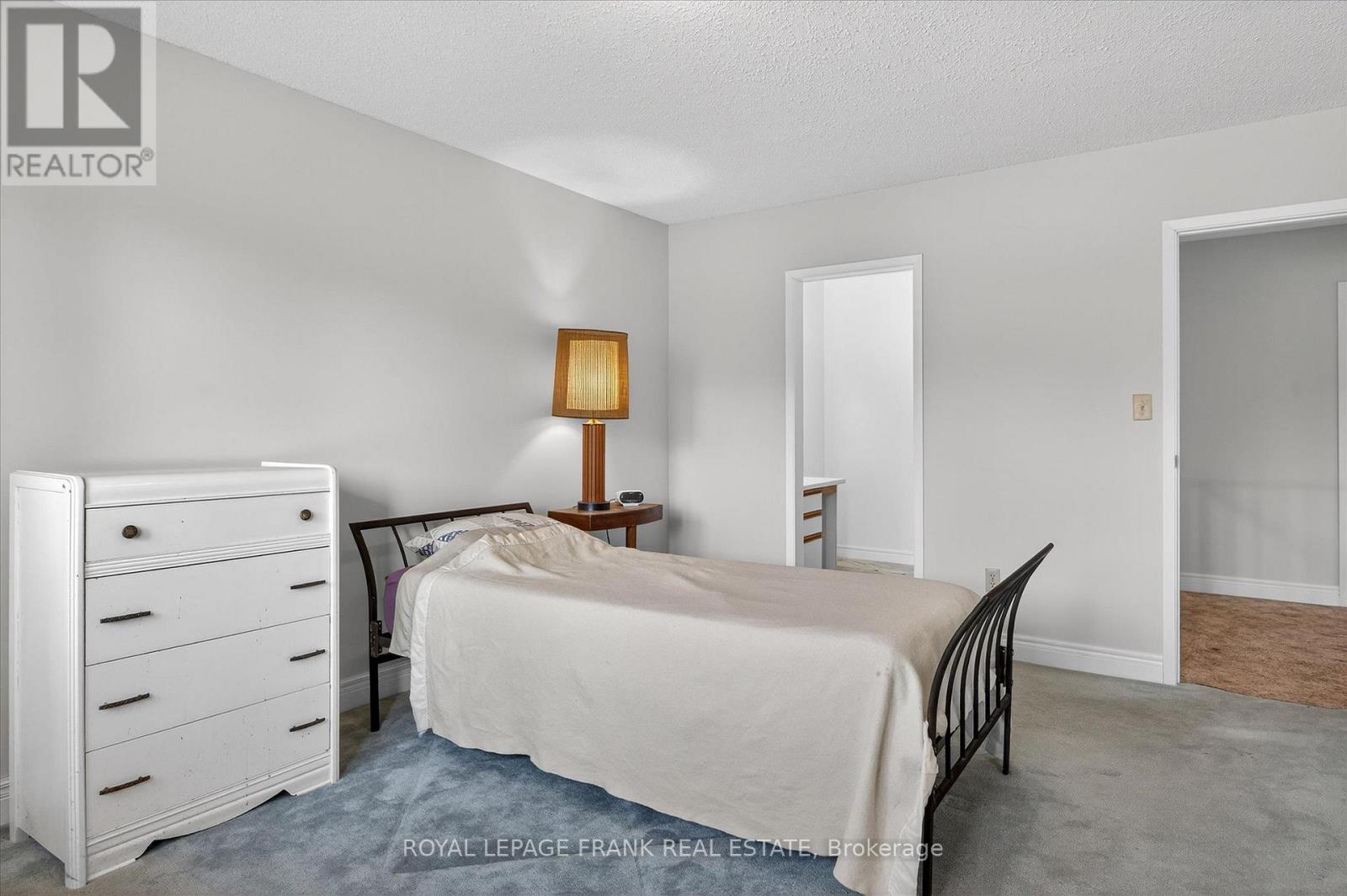 












549 BISSVIEW AVENUE

,
Selwyn,




Ontario
K9J6X4

