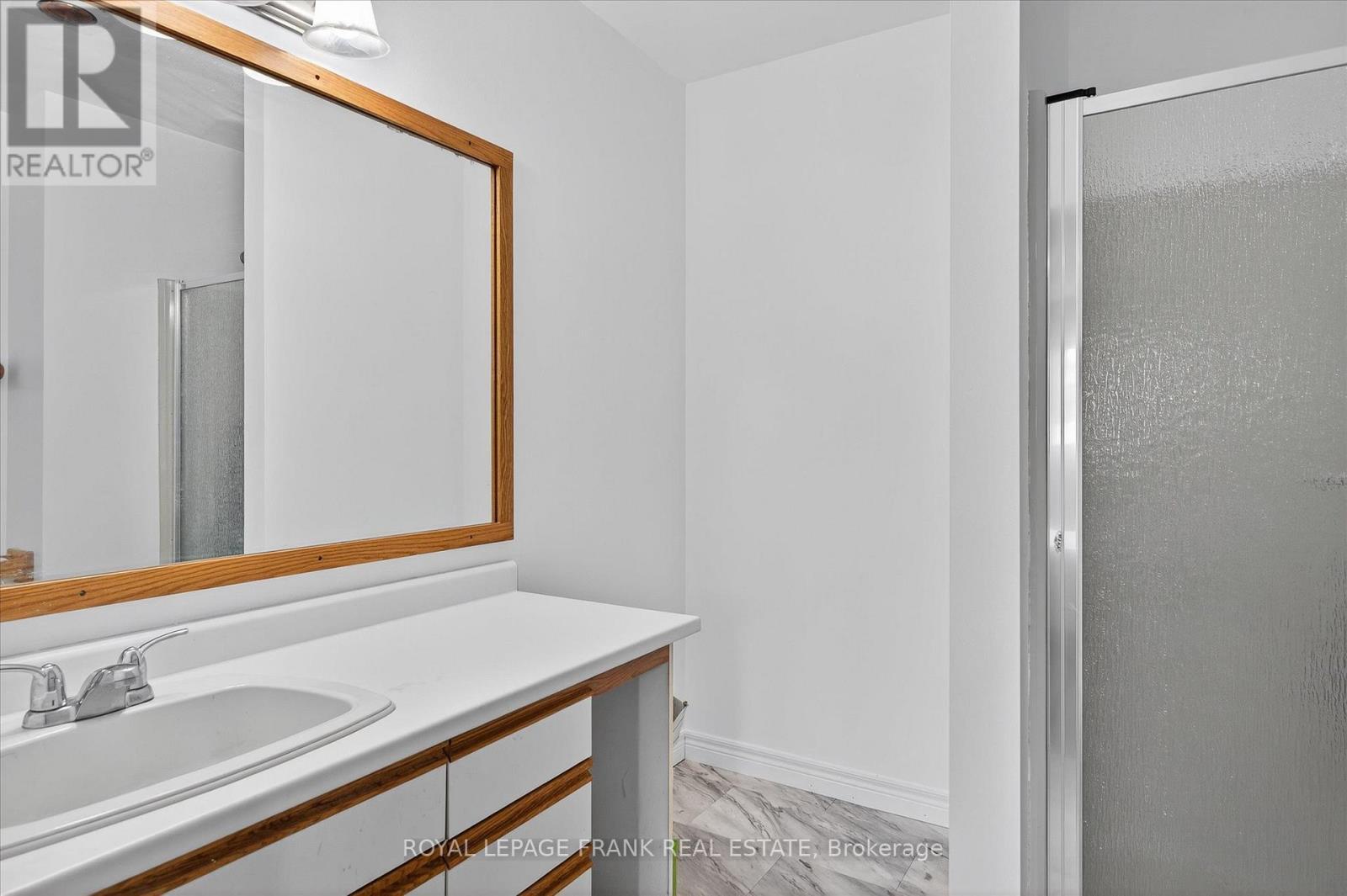 












549 BISSVIEW AVENUE

,
Selwyn,




Ontario
K9J6X4

