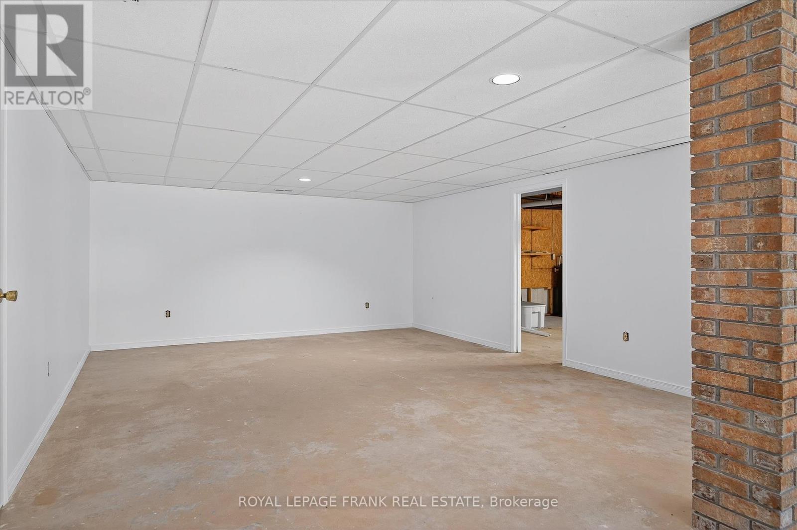 












549 BISSVIEW AVENUE

,
Selwyn,




Ontario
K9J6X4

