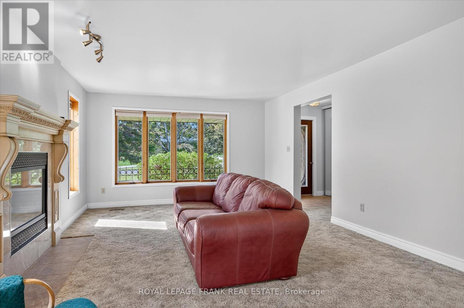 












549 BISSVIEW AVENUE

,
Selwyn,




Ontario
K9J6X4

