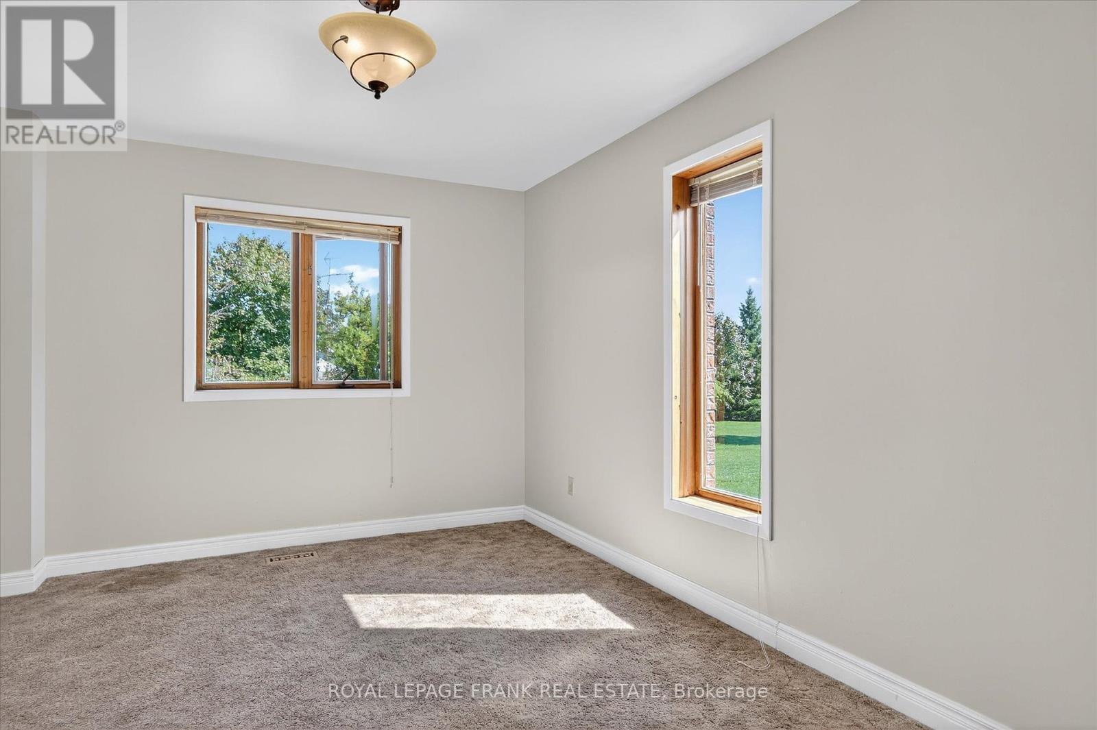 












549 BISSVIEW AVENUE

,
Selwyn,




Ontario
K9J6X4

