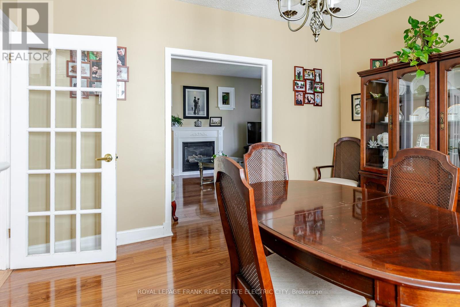 












287 MCGILL STREET

,
Peterborough (Otonabee Ward 1),




Ontario
K9J1W4

