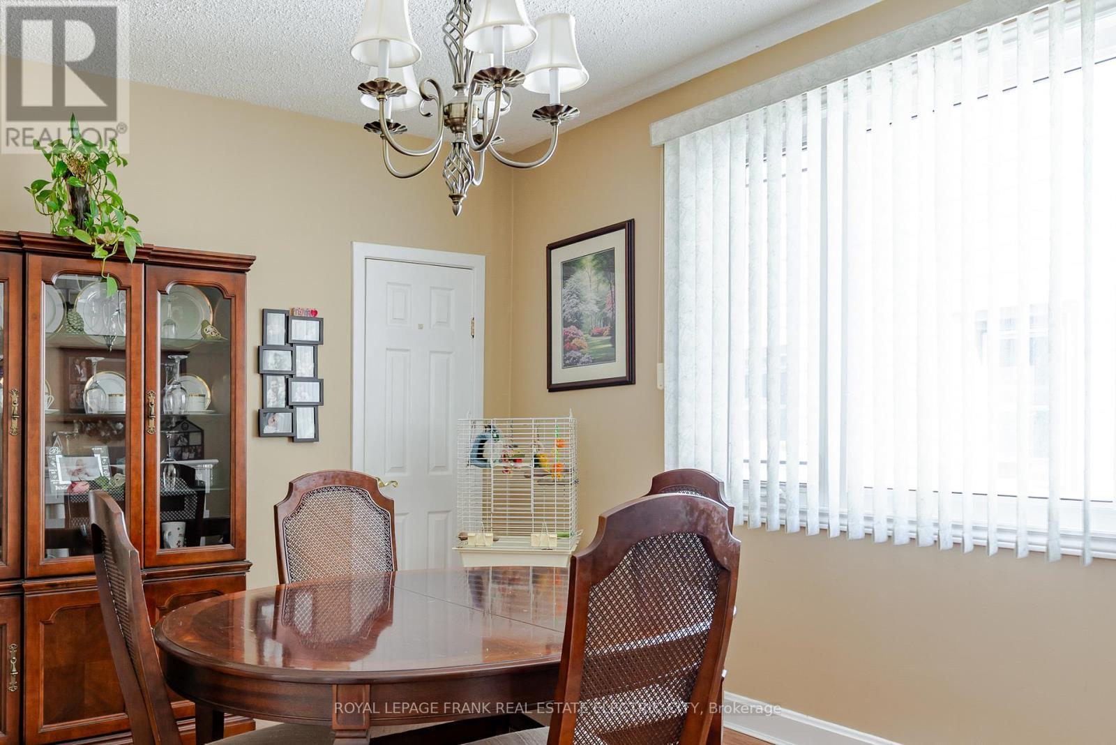












287 MCGILL STREET

,
Peterborough (Otonabee Ward 1),




Ontario
K9J1W4

