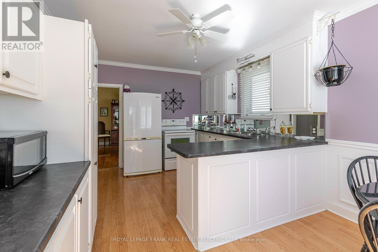 












287 MCGILL STREET

,
Peterborough (Otonabee Ward 1),




Ontario
K9J1W4

