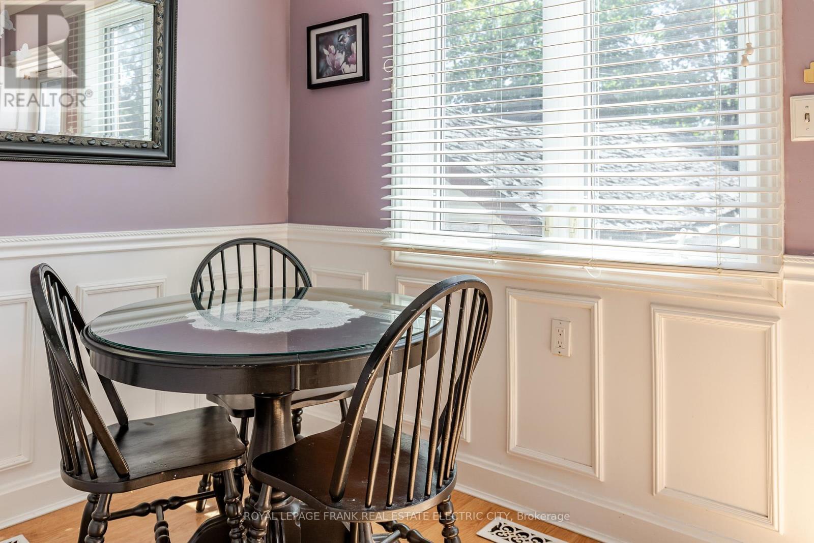 












287 MCGILL STREET

,
Peterborough (Otonabee Ward 1),




Ontario
K9J1W4

