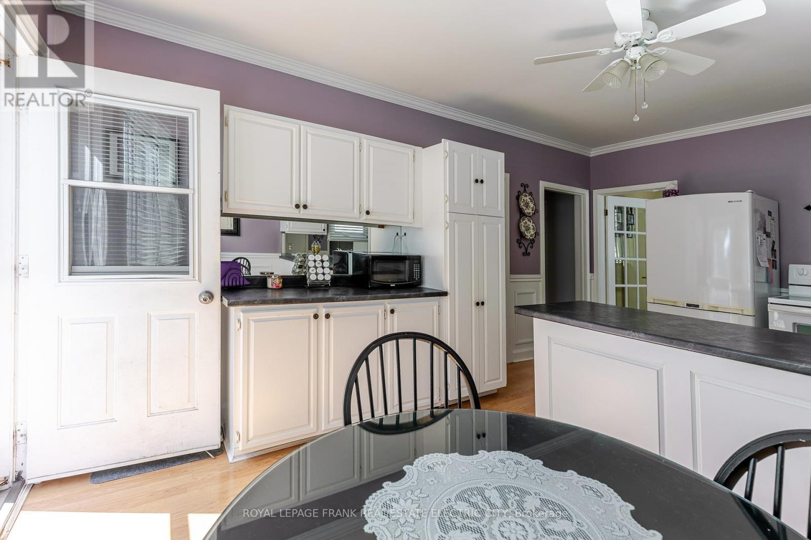 












287 MCGILL STREET

,
Peterborough (Otonabee Ward 1),




Ontario
K9J1W4

