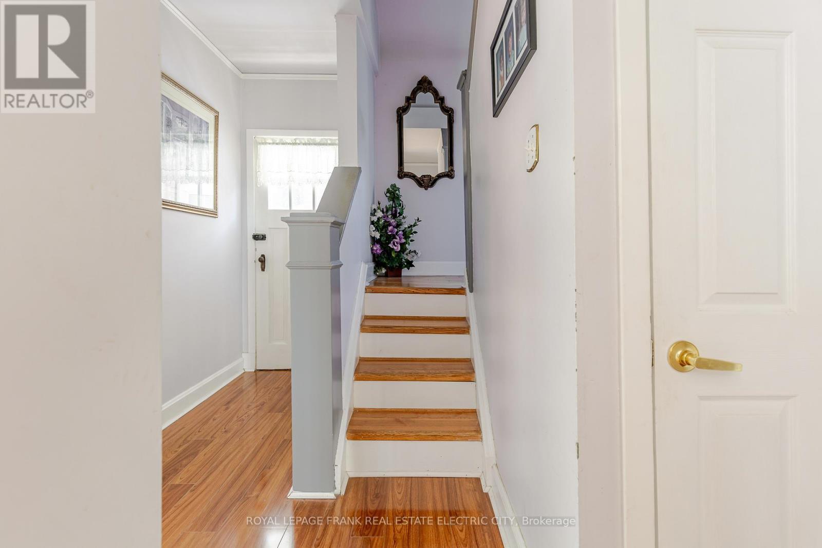 












287 MCGILL STREET

,
Peterborough (Otonabee Ward 1),




Ontario
K9J1W4

