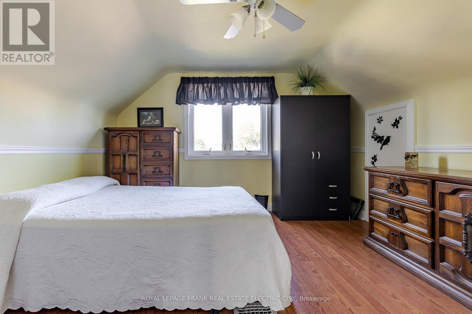 












287 MCGILL STREET

,
Peterborough (Otonabee Ward 1),




Ontario
K9J1W4

